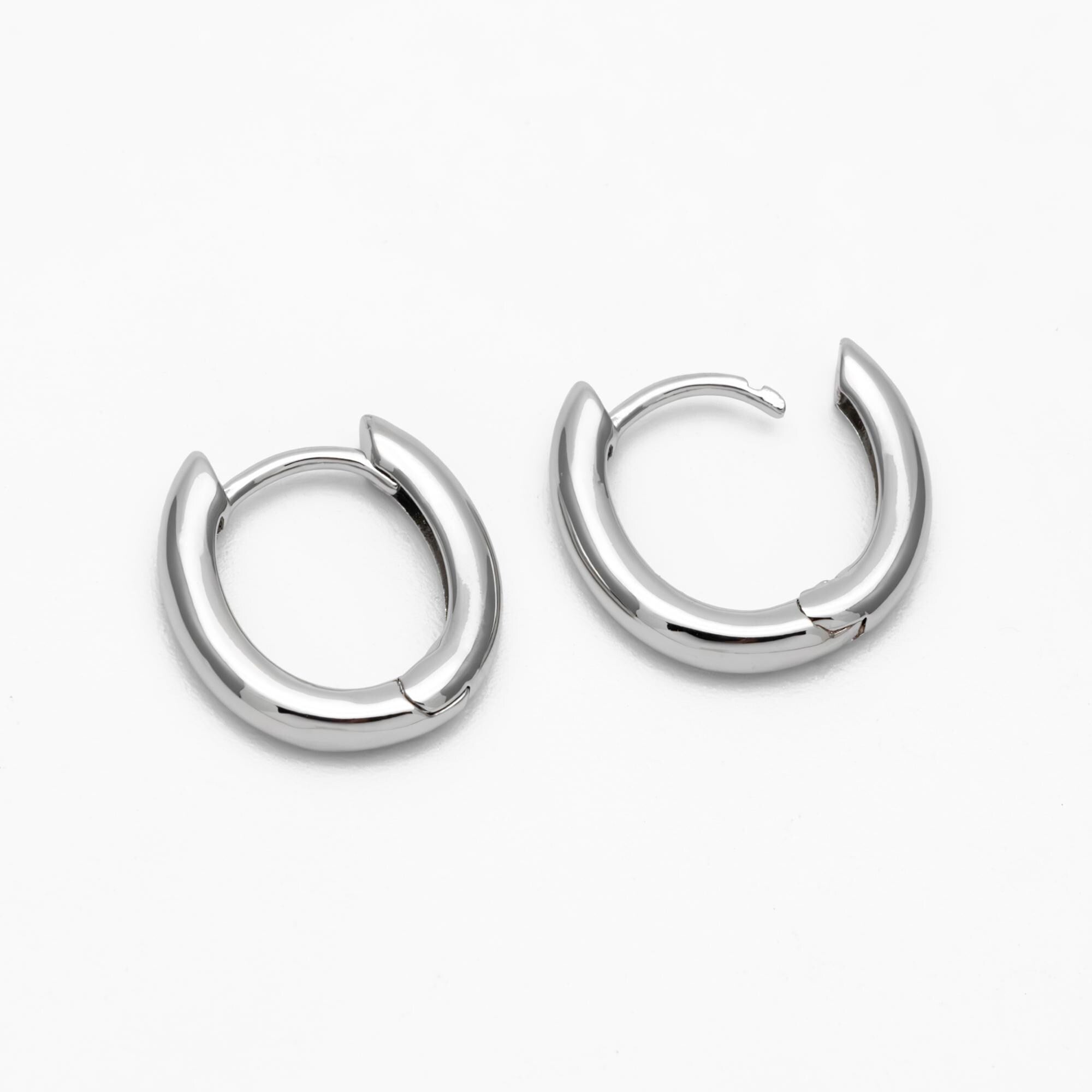 10pcs Gold/ Silver tone Oval Huggie Earrings 14x13mm, Gold/ Rhodium plated on Brass, Earring Hoop Components (GB-4669)